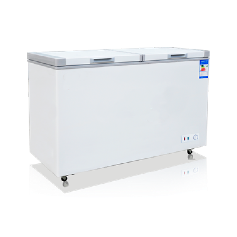 Congélateur coffre à fond plat et ouverture sur le dessus